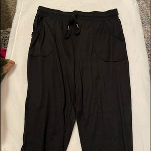women’s black jumper pants